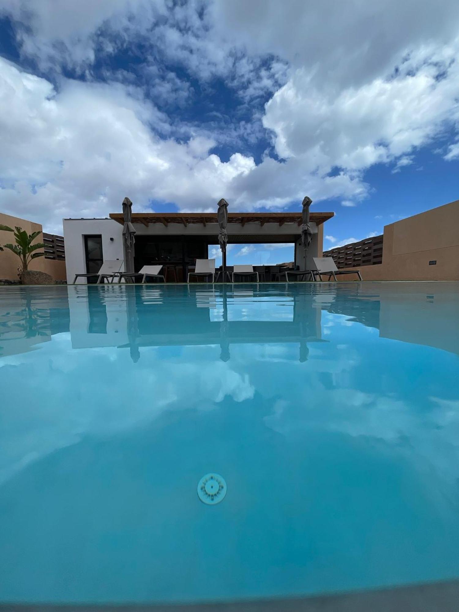 Villa Salitre Costa De Antigua Exterior photo